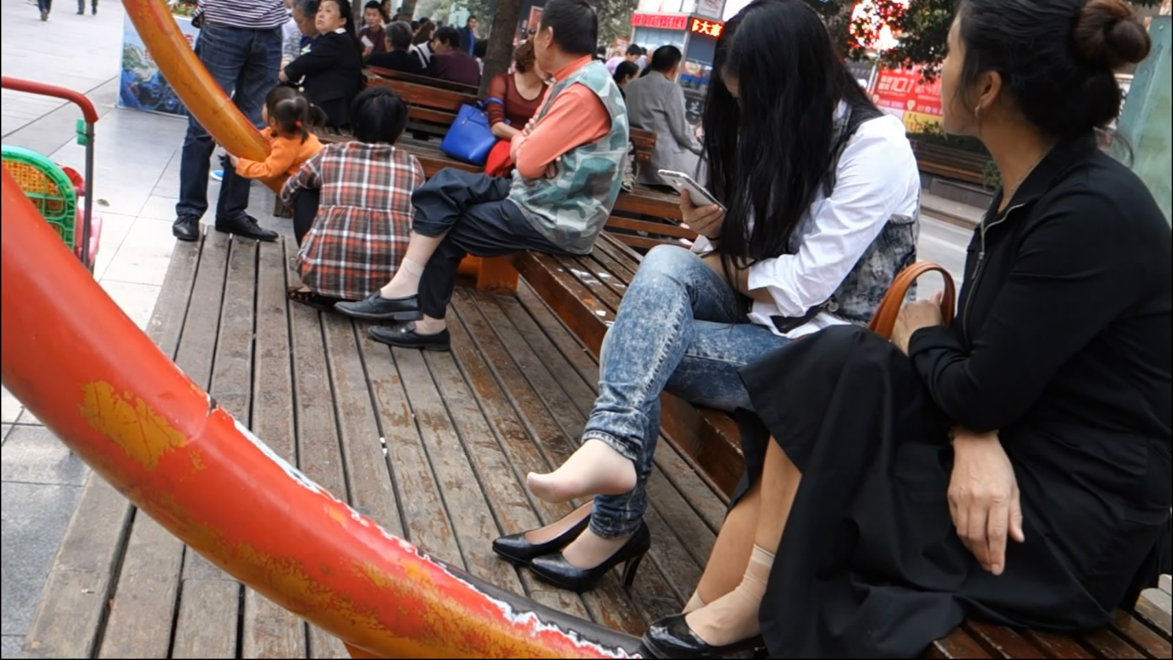 streetsnapnylon[][20181203 220817 8]